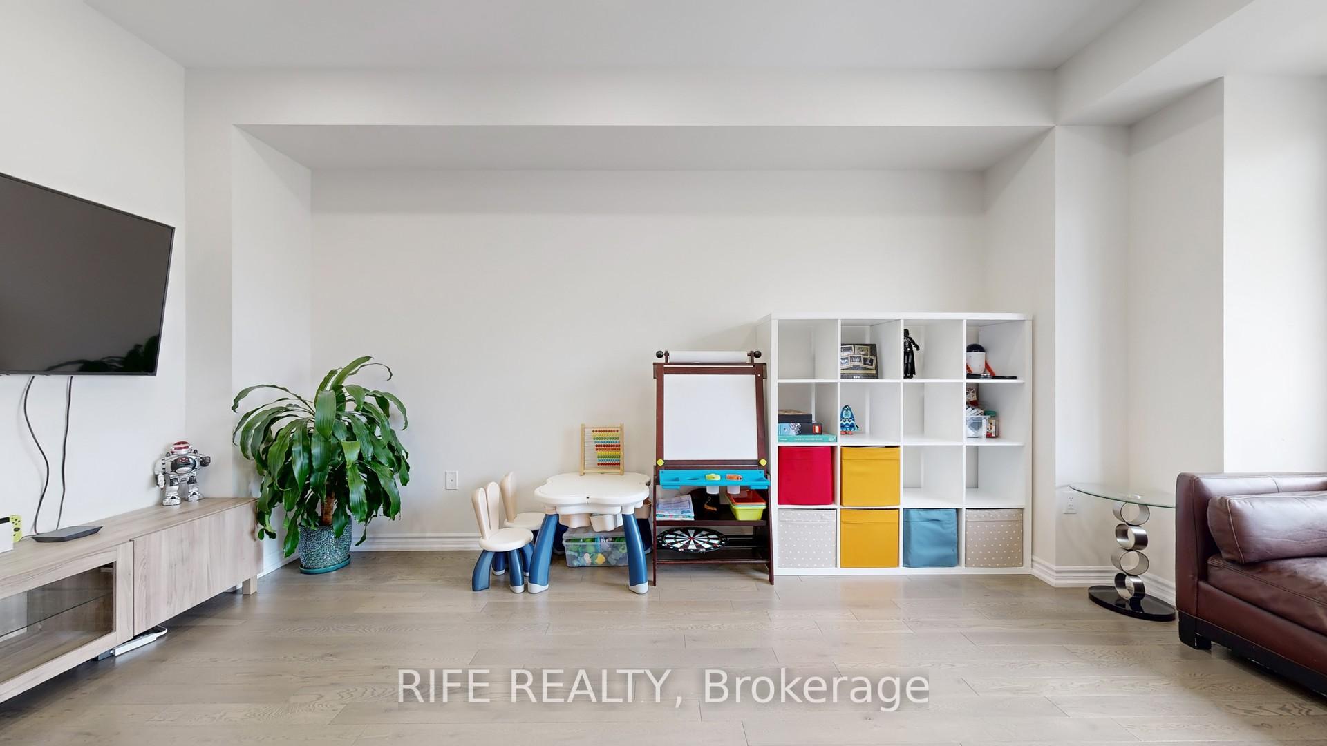 Photo 4 of 66 Mannar Drive, Markham, Victoria Square — HOMEH