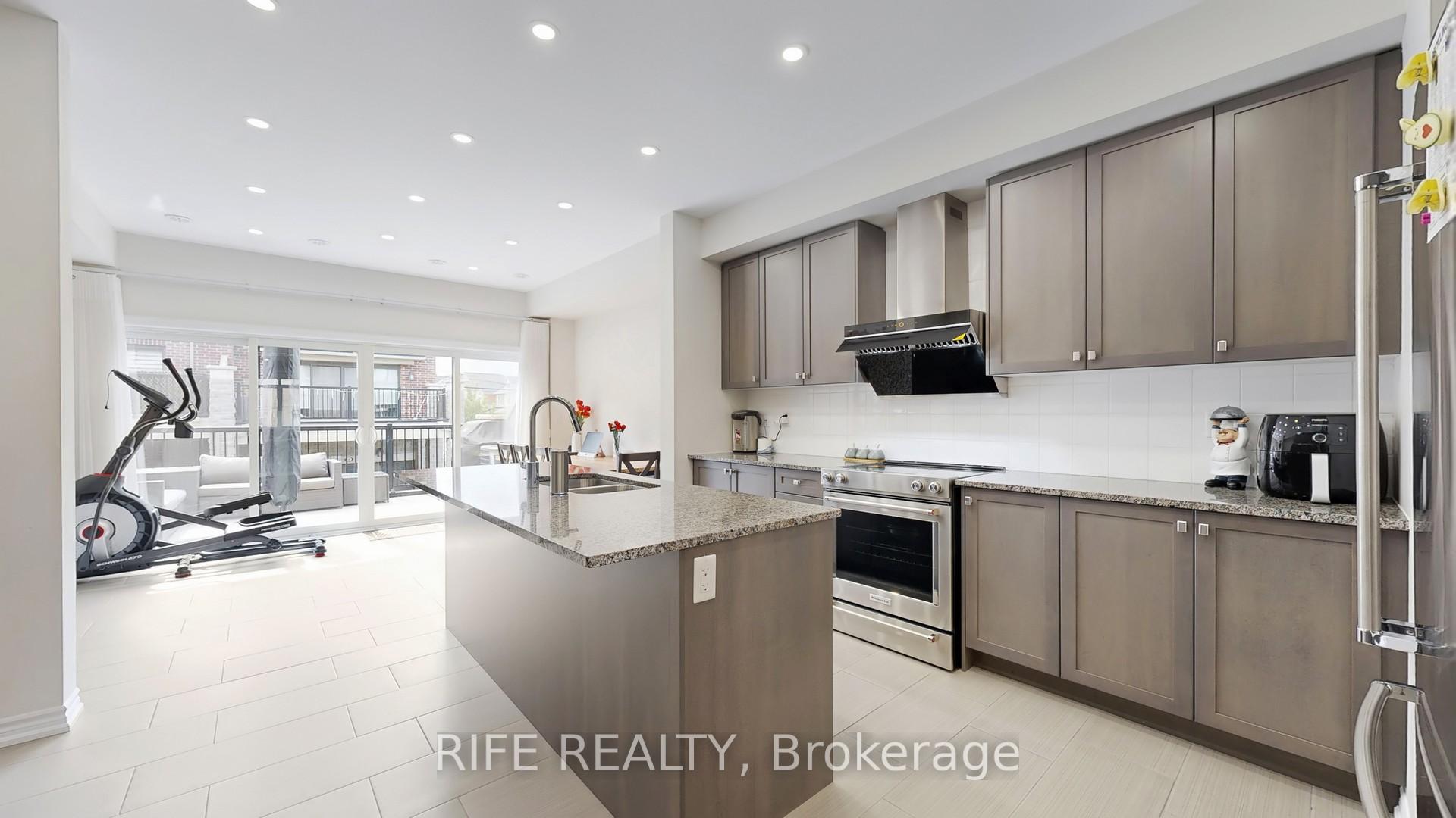 Photo 7 of 66 Mannar Drive, Markham, Victoria Square — HOMEH