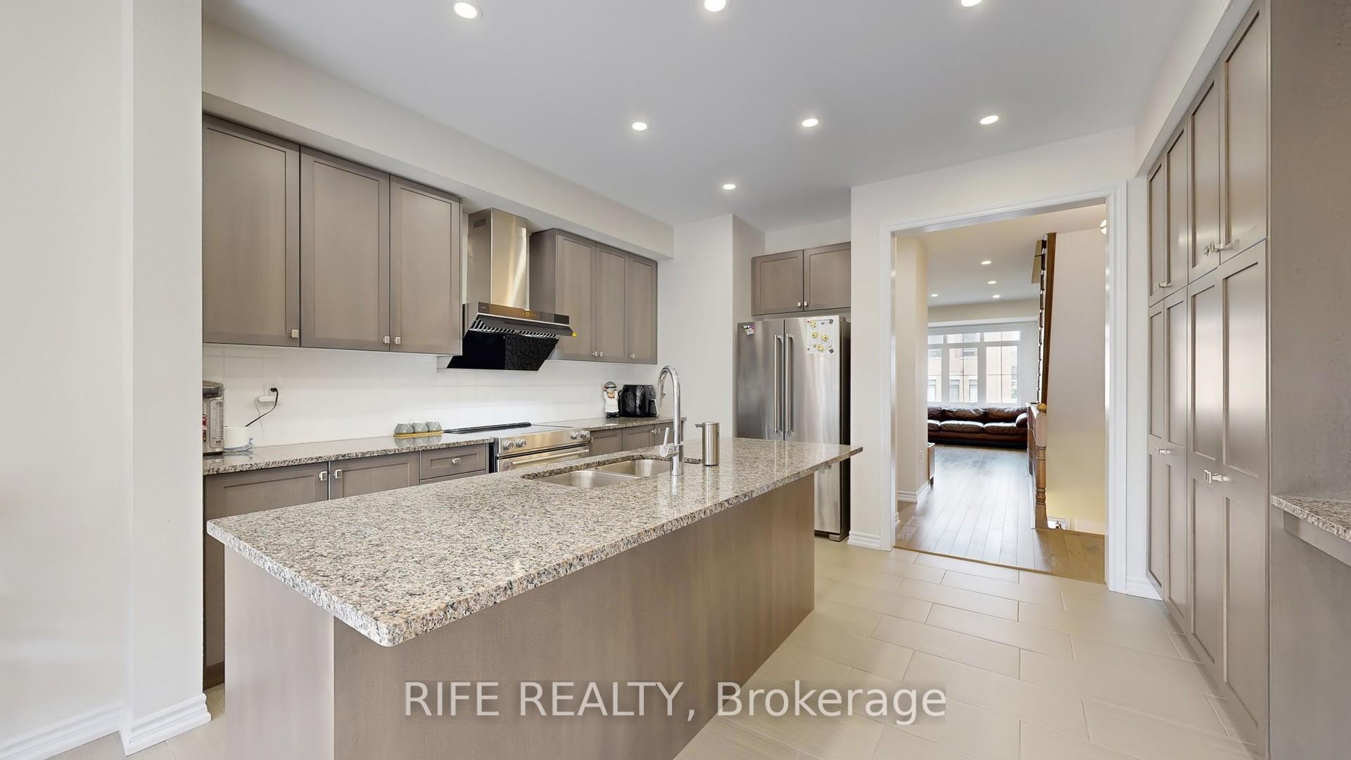 Photo 16 of 66 Mannar Drive, Markham, Victoria Square — HOMEH