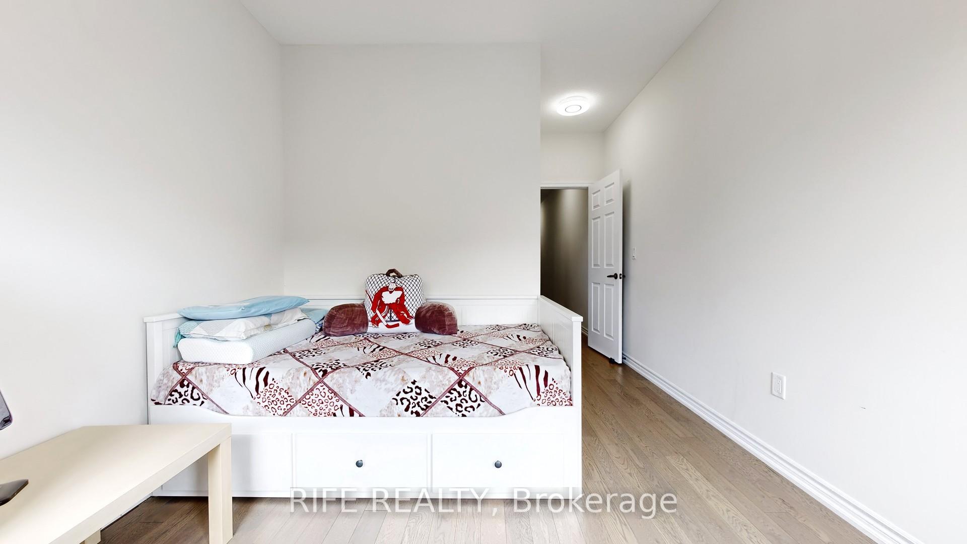 Photo 35 of 66 Mannar Drive, Markham, Victoria Square — HOMEH