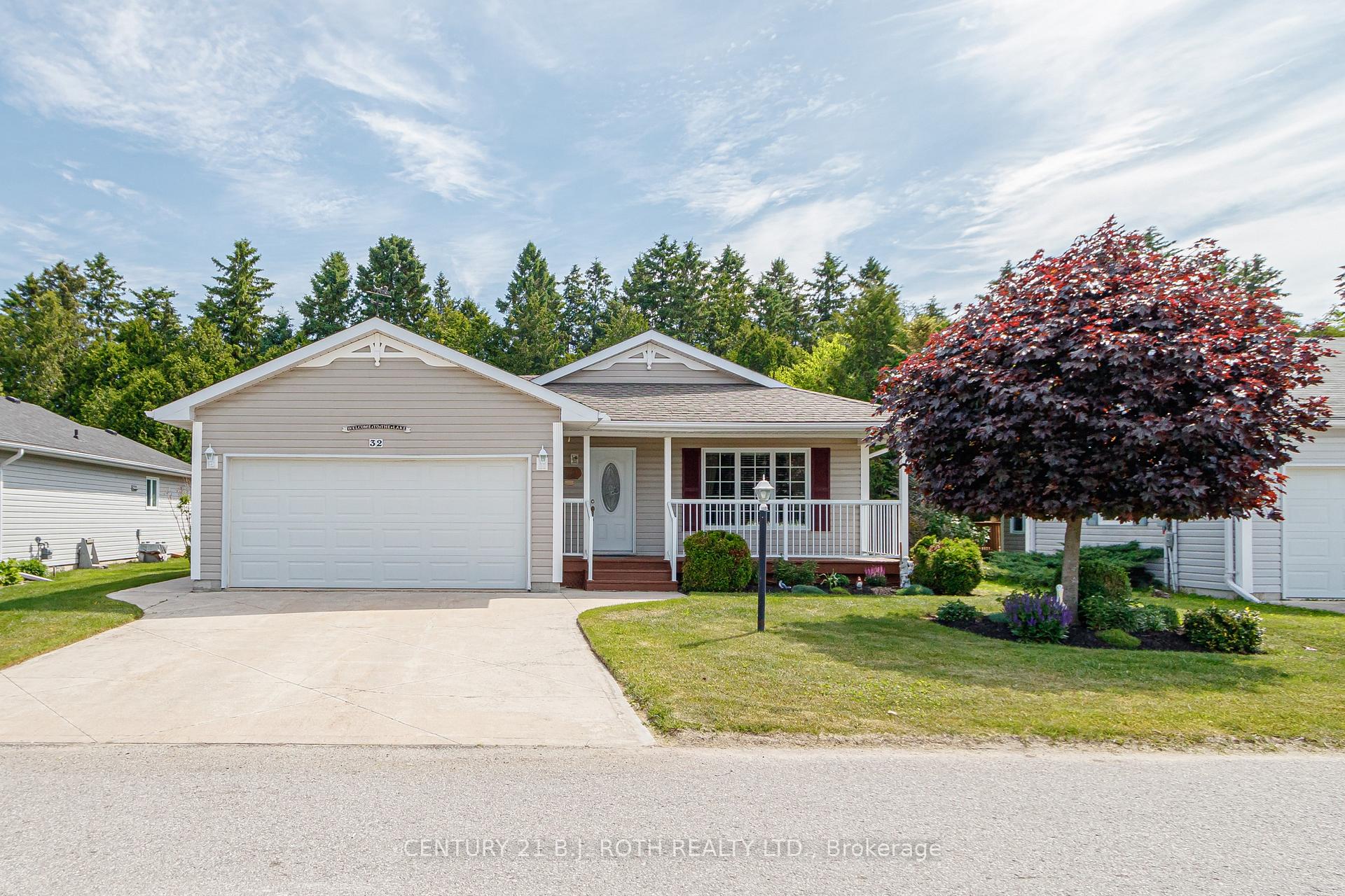 Photo 1 of 32 Illinois Crescent, Wasaga Beach — HOMEH