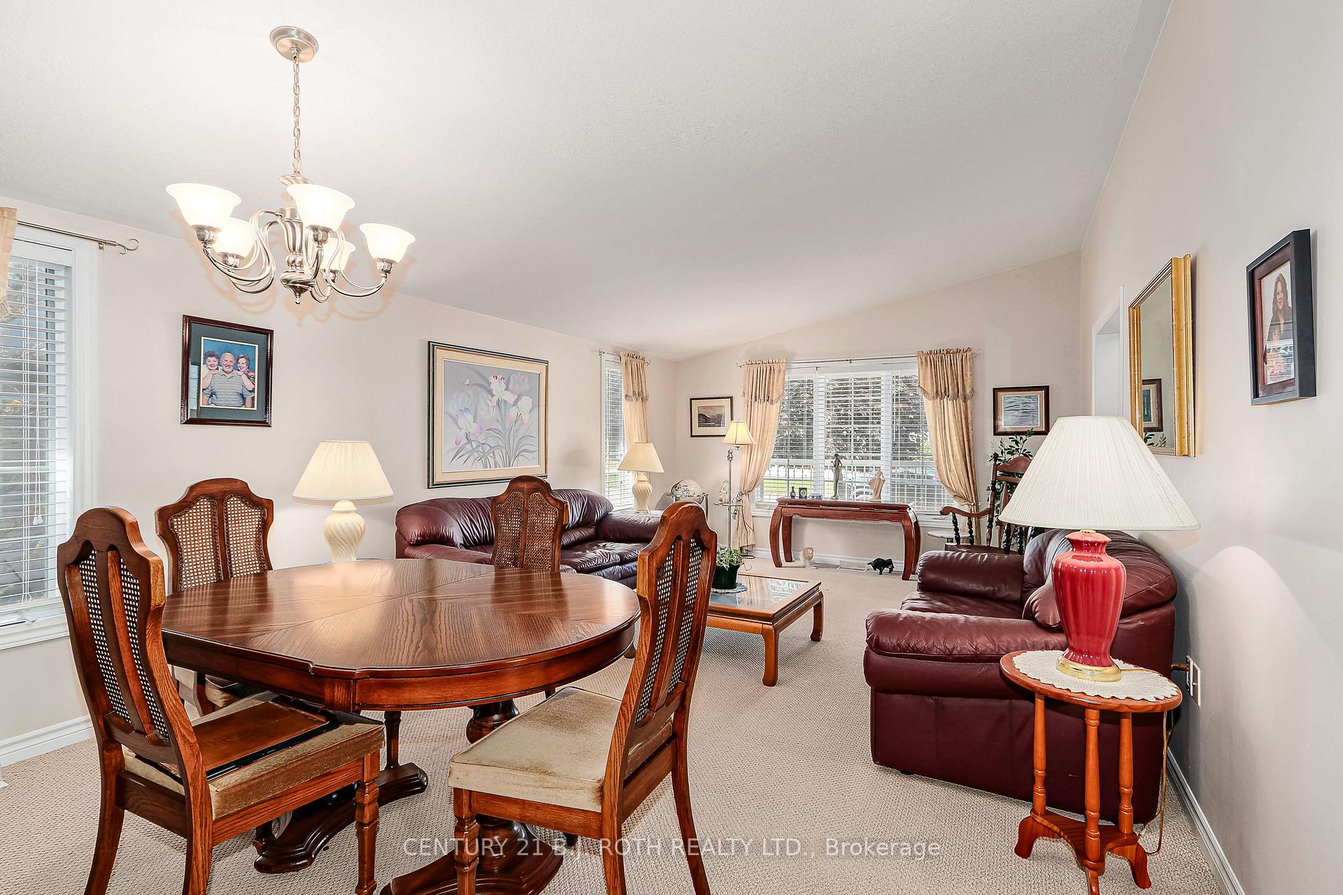 Photo 17 of 32 Illinois Crescent, Wasaga Beach — HOMEH