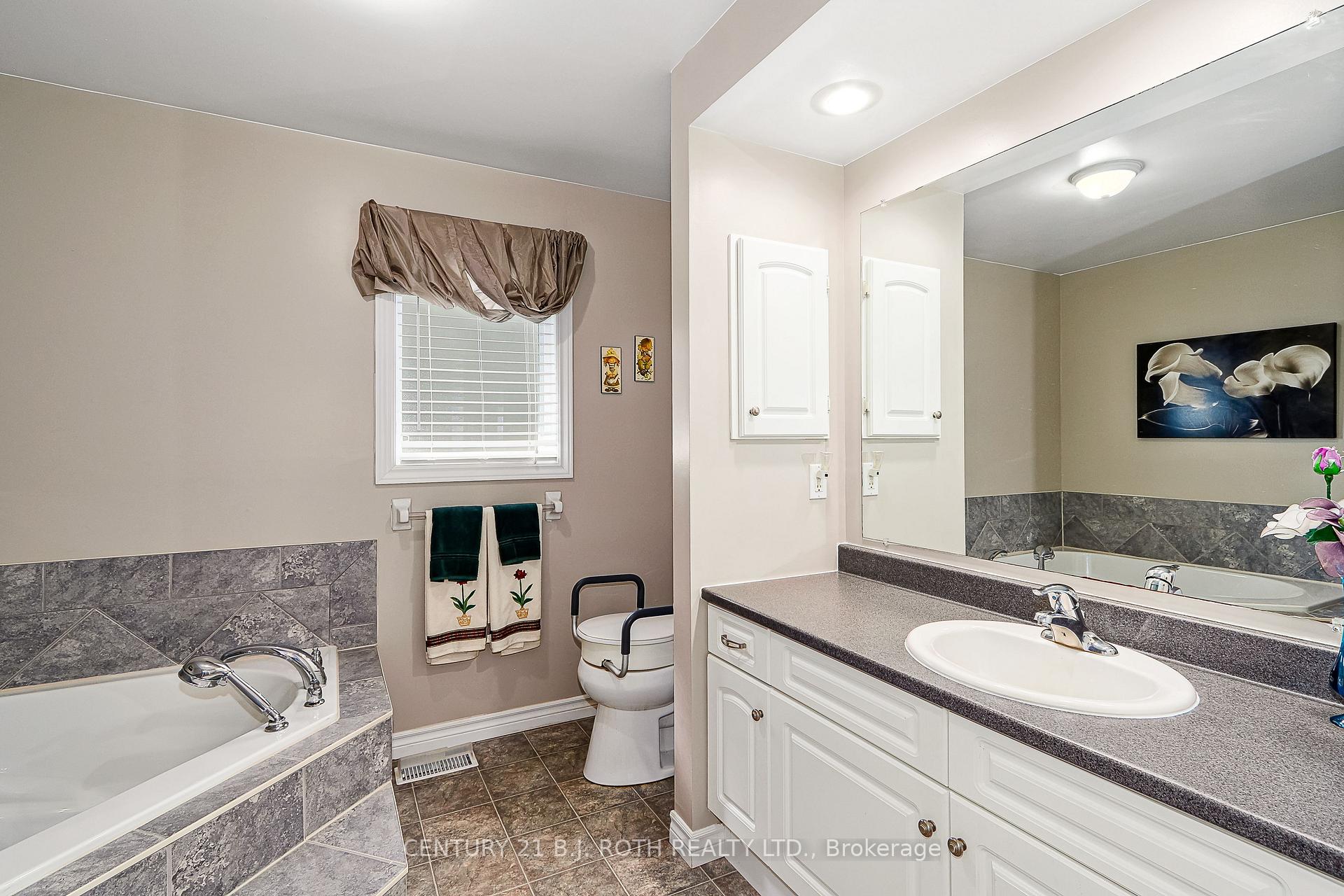 Photo 40 of 32 Illinois Crescent, Wasaga Beach — HOMEH