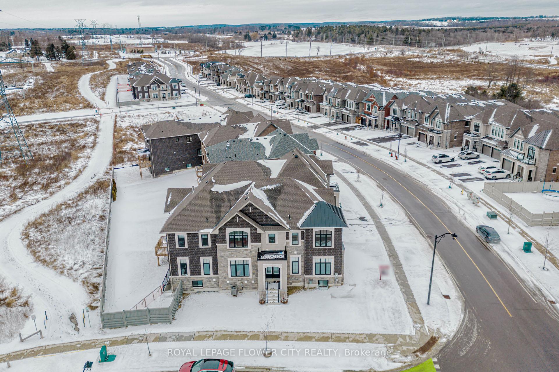 Front of 518 Kleinburg Summit Way