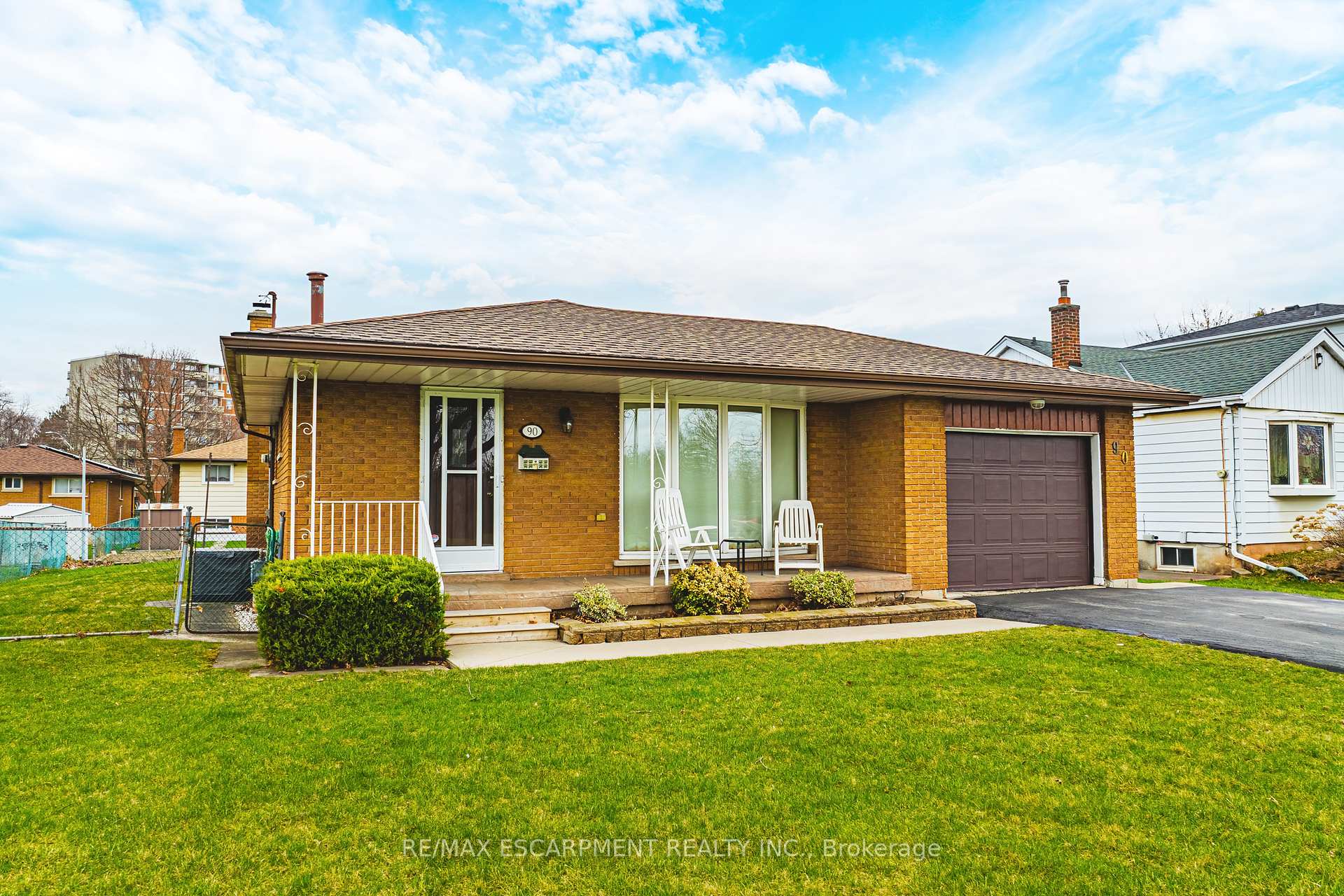 Photo 10 of 90 Pottruff Road N, Hamilton, Kentley — HOMEH