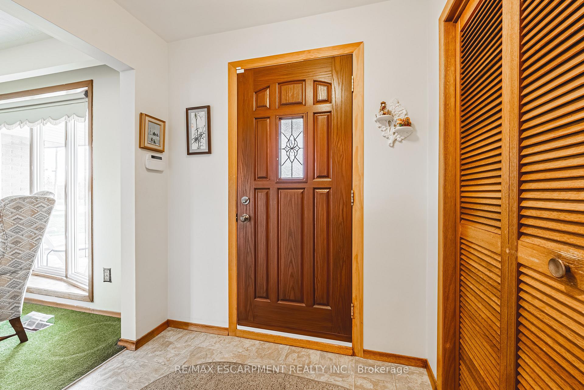 Photo 13 of 90 Pottruff Road N, Hamilton, Kentley — HOMEH