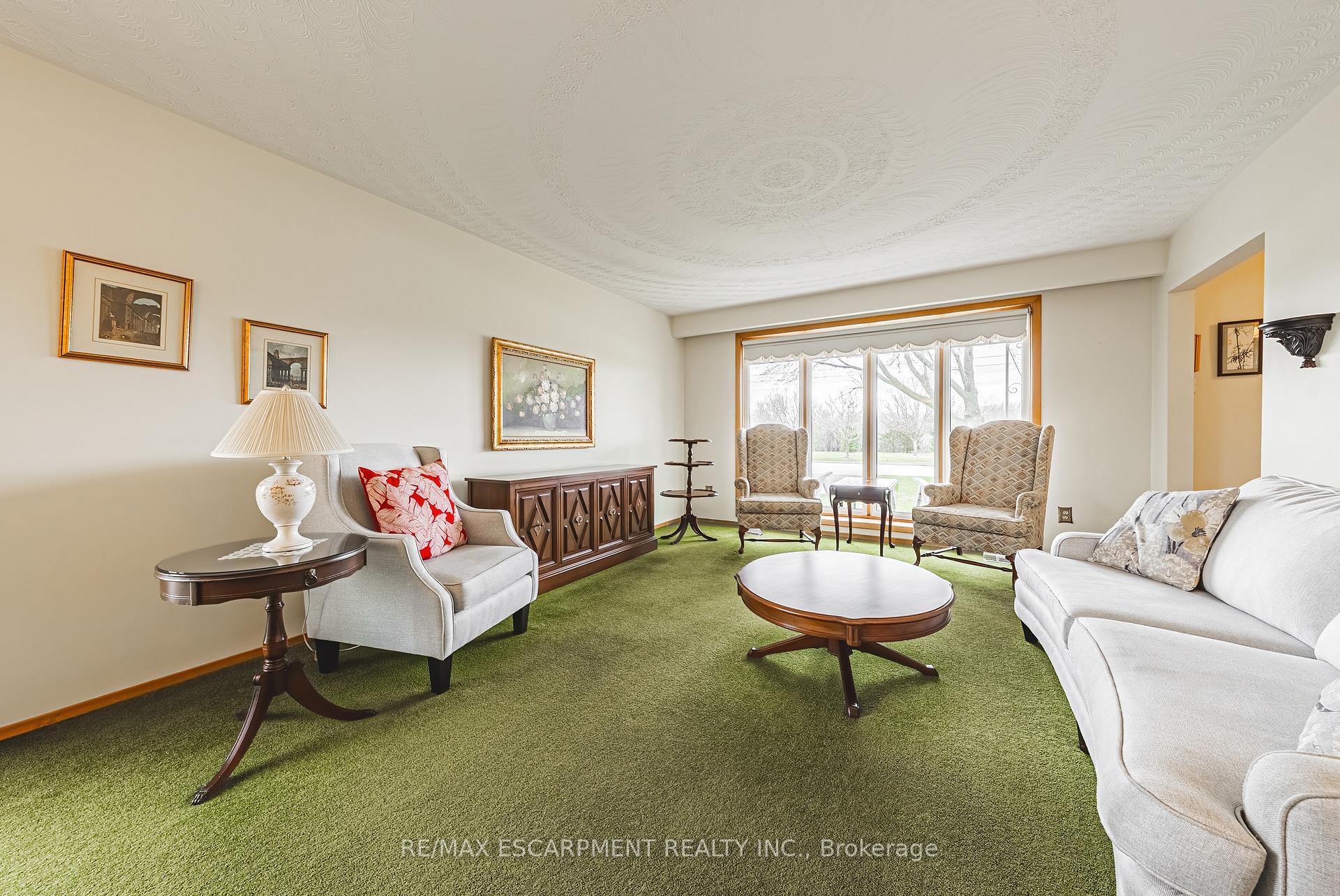 Photo 3 of 90 Pottruff Road N, Hamilton, Kentley — HOMEH