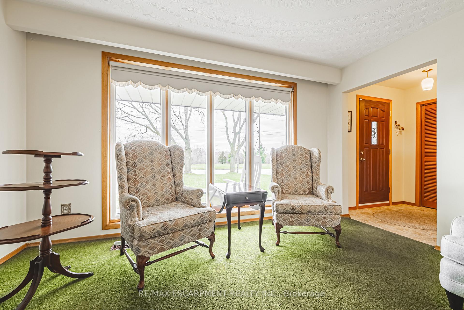 Photo 11 of 90 Pottruff Road N, Hamilton, Kentley — HOMEH