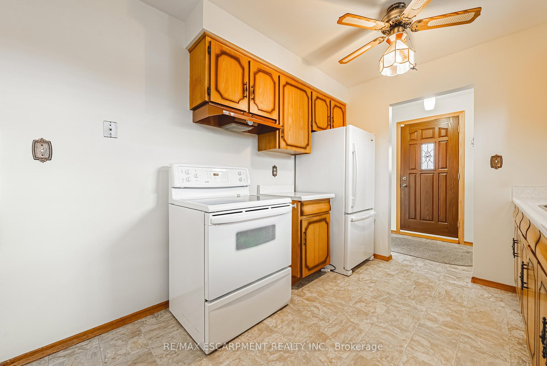 Photo 14 of 90 Pottruff Road N, Hamilton, Kentley — HOMEH