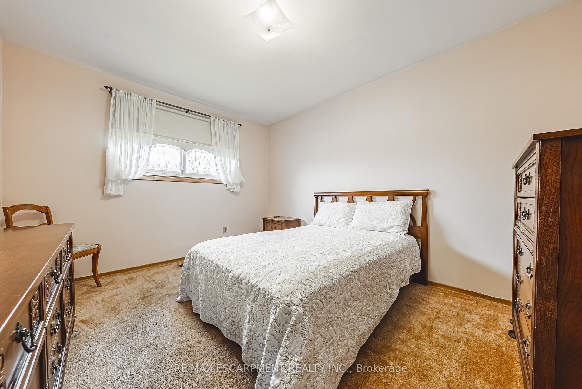 Photo 15 of 90 Pottruff Road N, Hamilton, Kentley — HOMEH