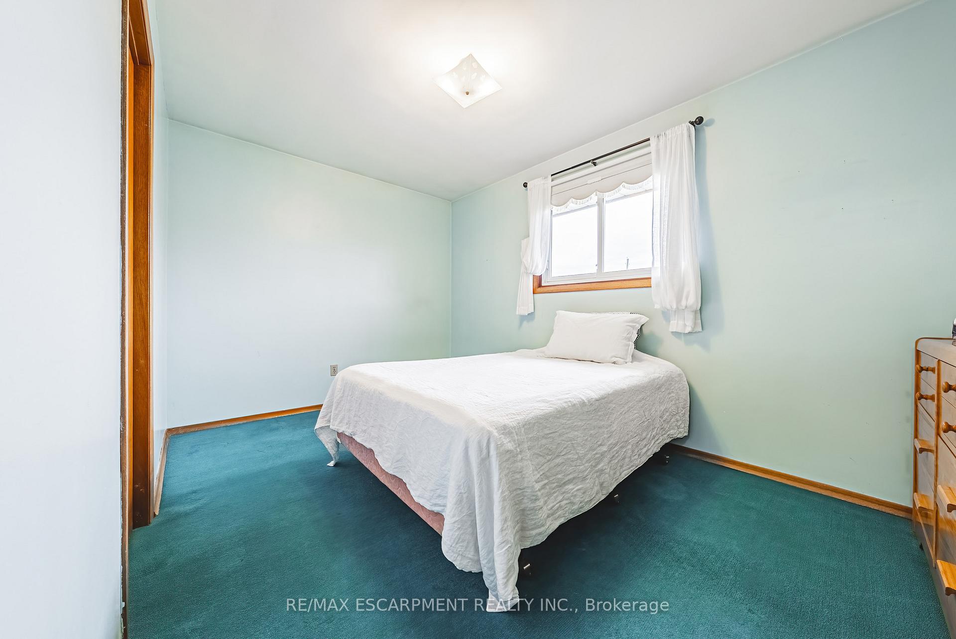 Photo 4 of 90 Pottruff Road N, Hamilton, Kentley — HOMEH