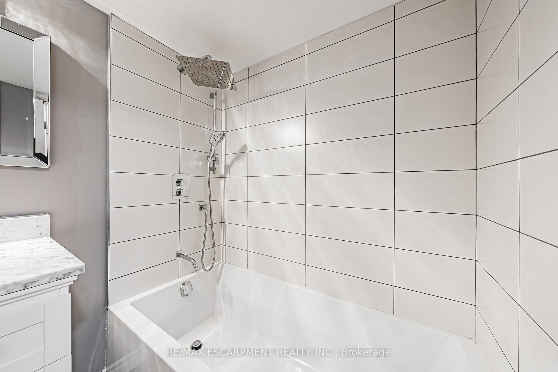 Photo 26 of 90 Pottruff Road N, Hamilton, Kentley — HOMEH