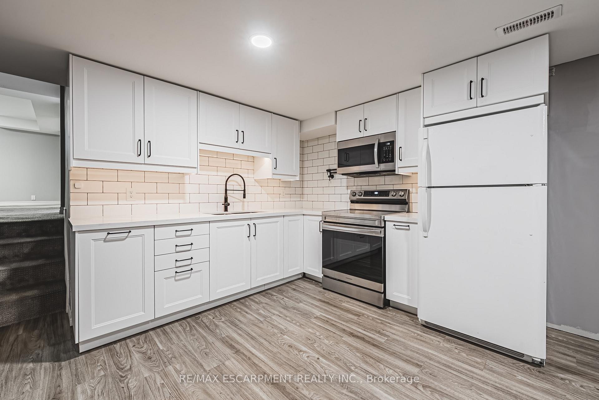 Photo 20 of 90 Pottruff Road N, Hamilton, Kentley — HOMEH