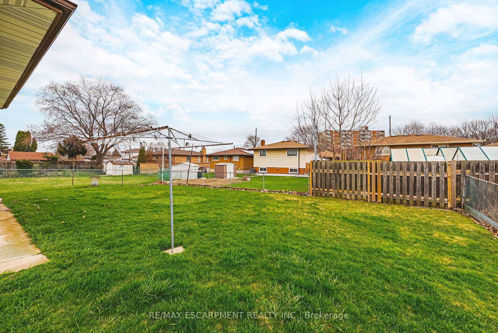 Photo 32 of 90 Pottruff Road N, Hamilton, Kentley — HOMEH