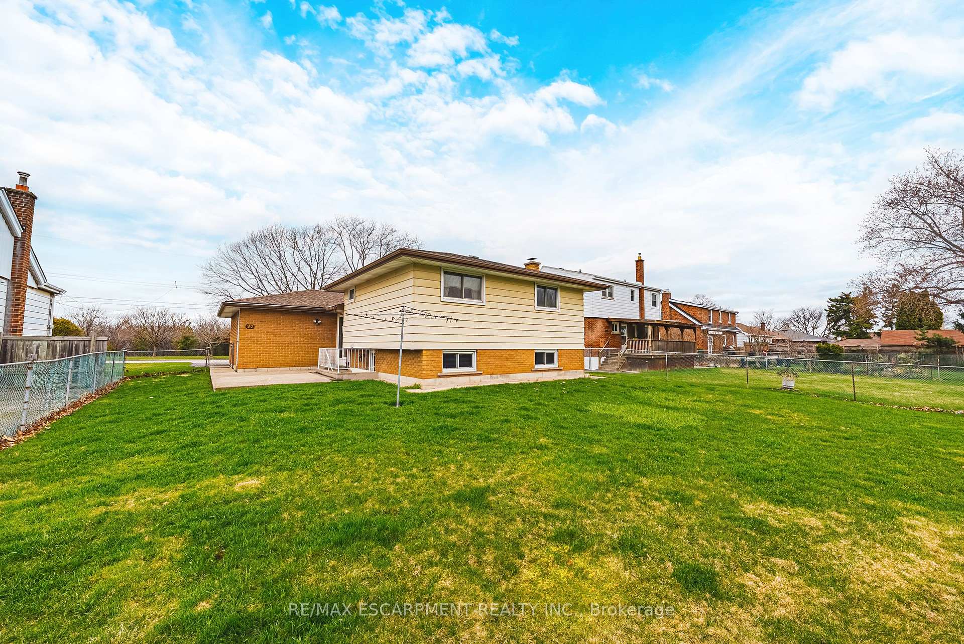 Photo 35 of 90 Pottruff Road N, Hamilton, Kentley — HOMEH