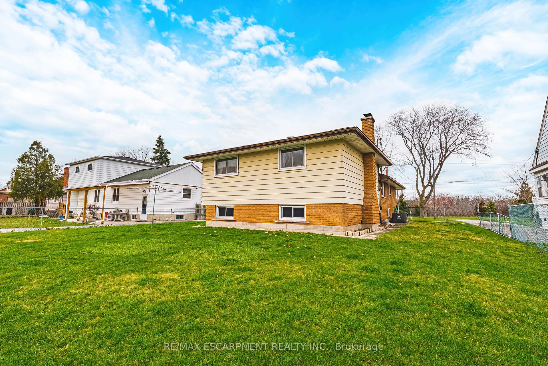 Photo 34 of 90 Pottruff Road N, Hamilton, Kentley — HOMEH