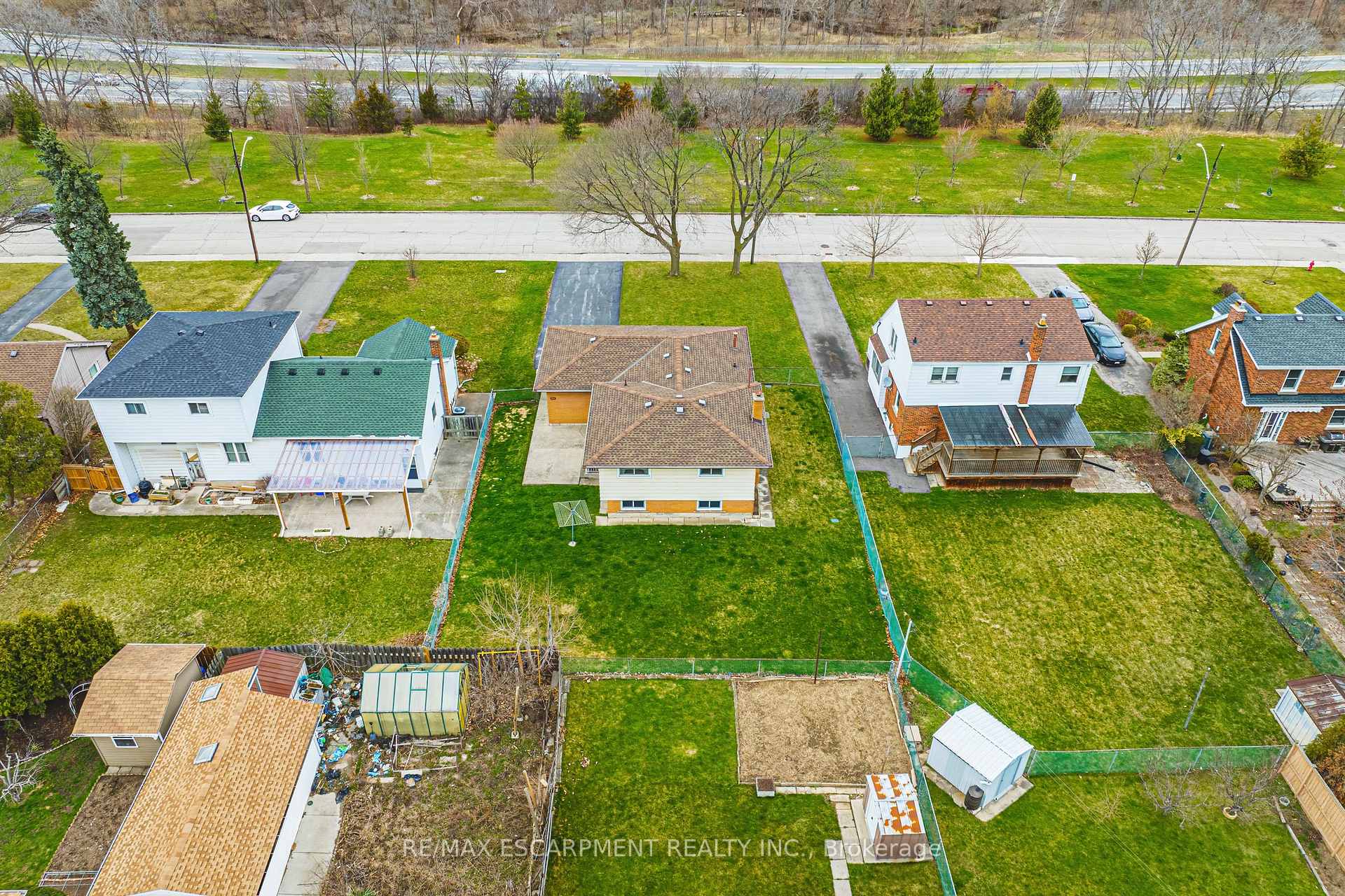 Photo 37 of 90 Pottruff Road N, Hamilton, Kentley — HOMEH