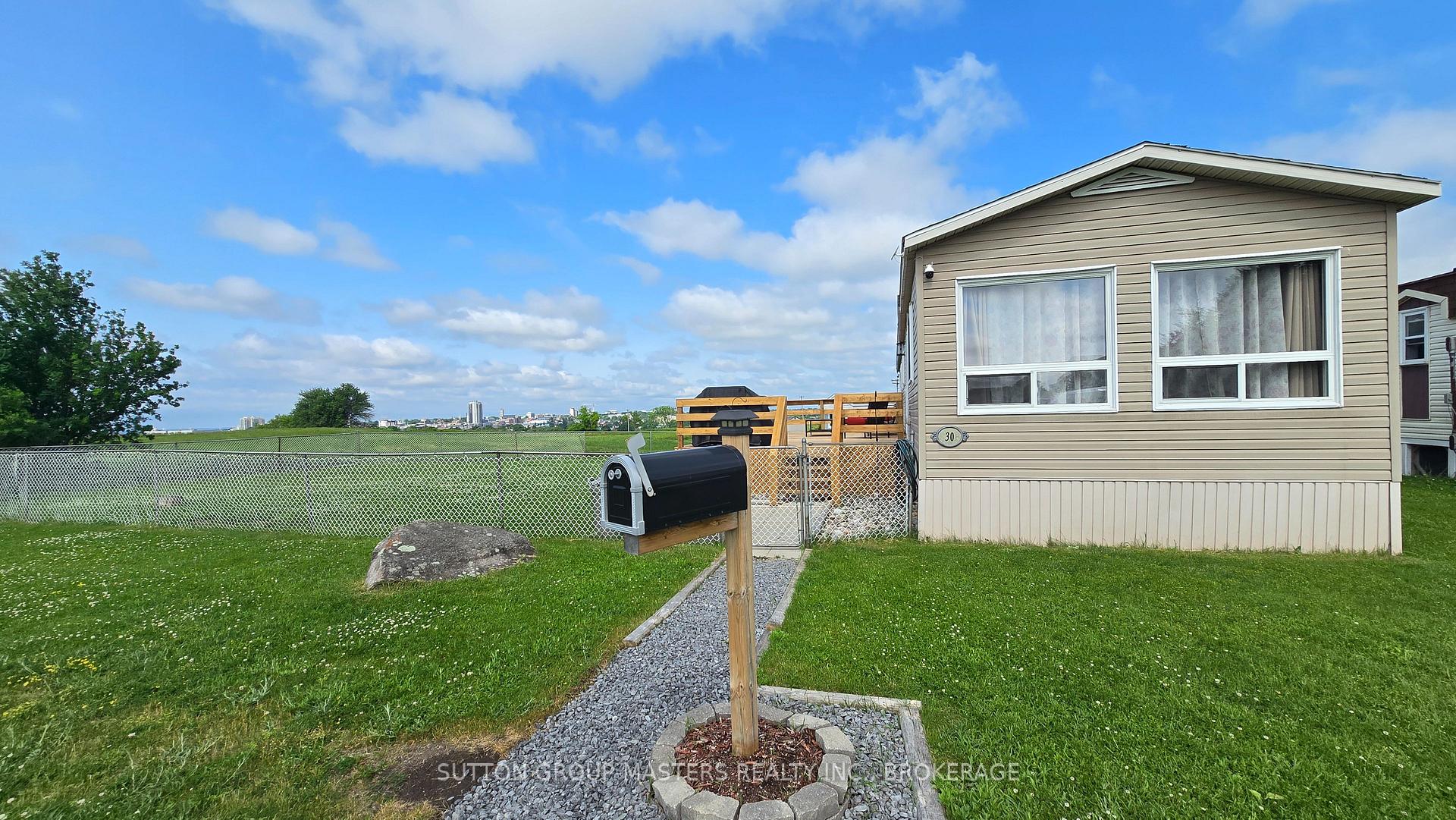 Photo 20 of 30 Kapyong Crescent, Kingston, Kingston East (incl CFB Kingston) — HOMEH