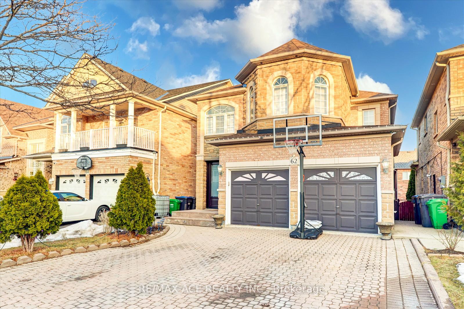 Photo 13 of 62 Saffron Crescent, Brampton, Bramalea North Industrial — HOMEH