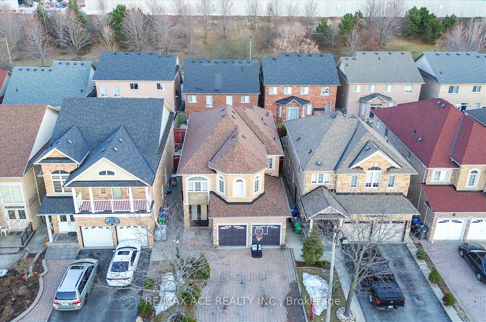 Photo 25 of 62 Saffron Crescent, Brampton, Bramalea North Industrial — HOMEH