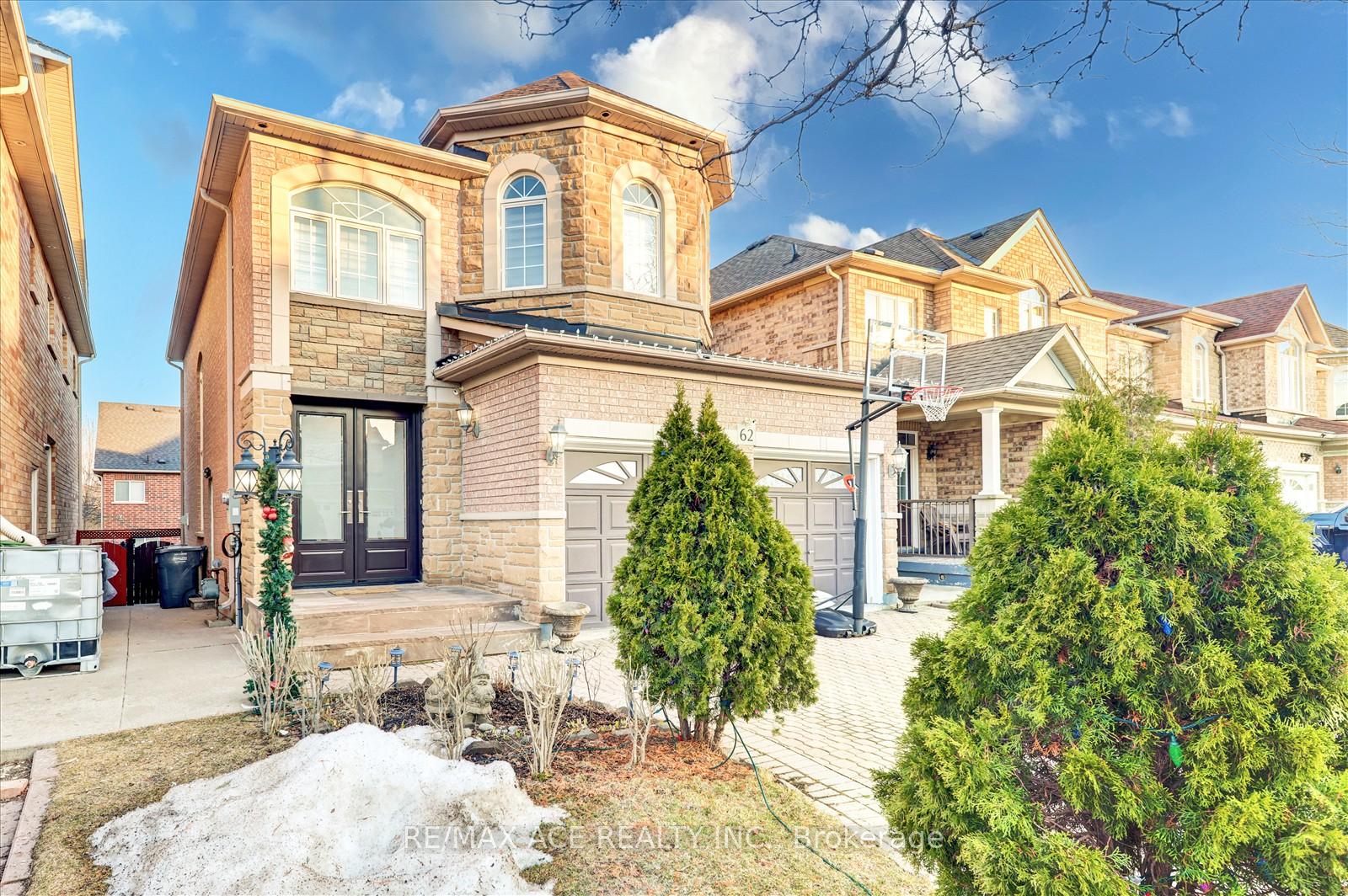 Photo 18 of 62 Saffron Crescent, Brampton, Bramalea North Industrial — HOMEH