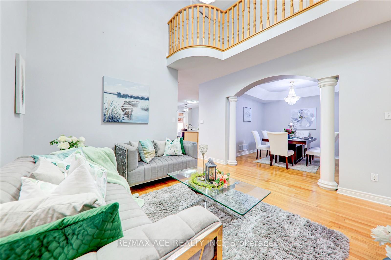 Photo 12 of 62 Saffron Crescent, Brampton, Bramalea North Industrial — HOMEH