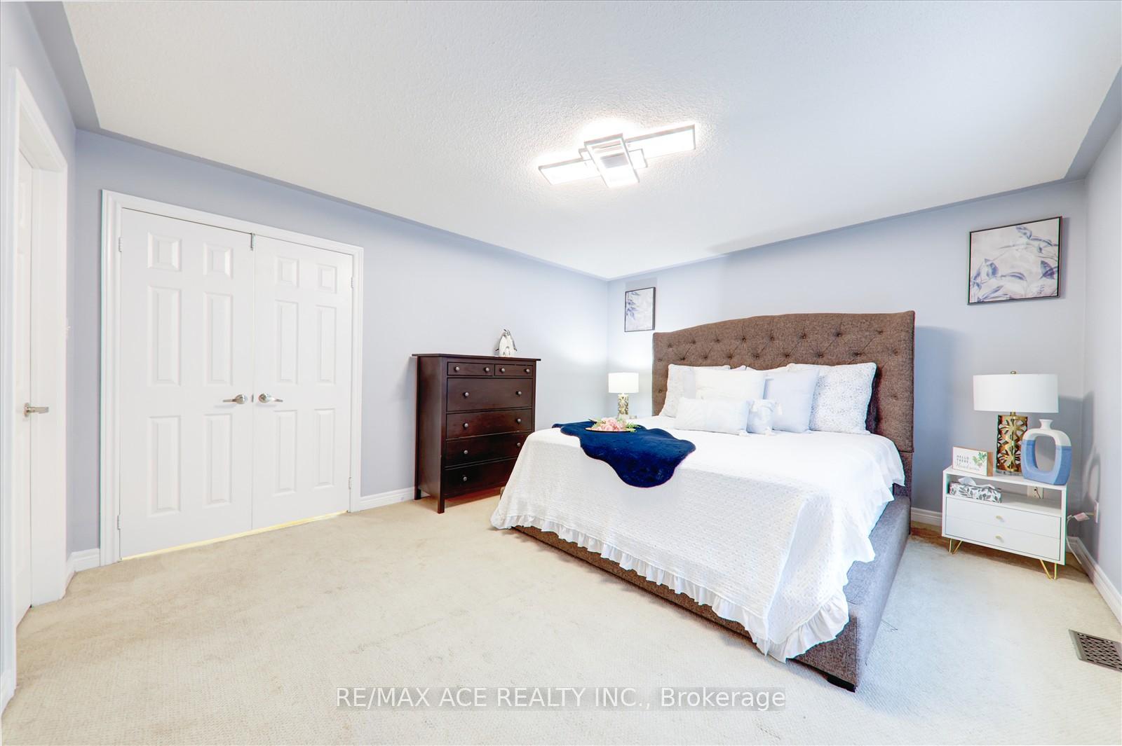 Photo 24 of 62 Saffron Crescent, Brampton, Bramalea North Industrial — HOMEH