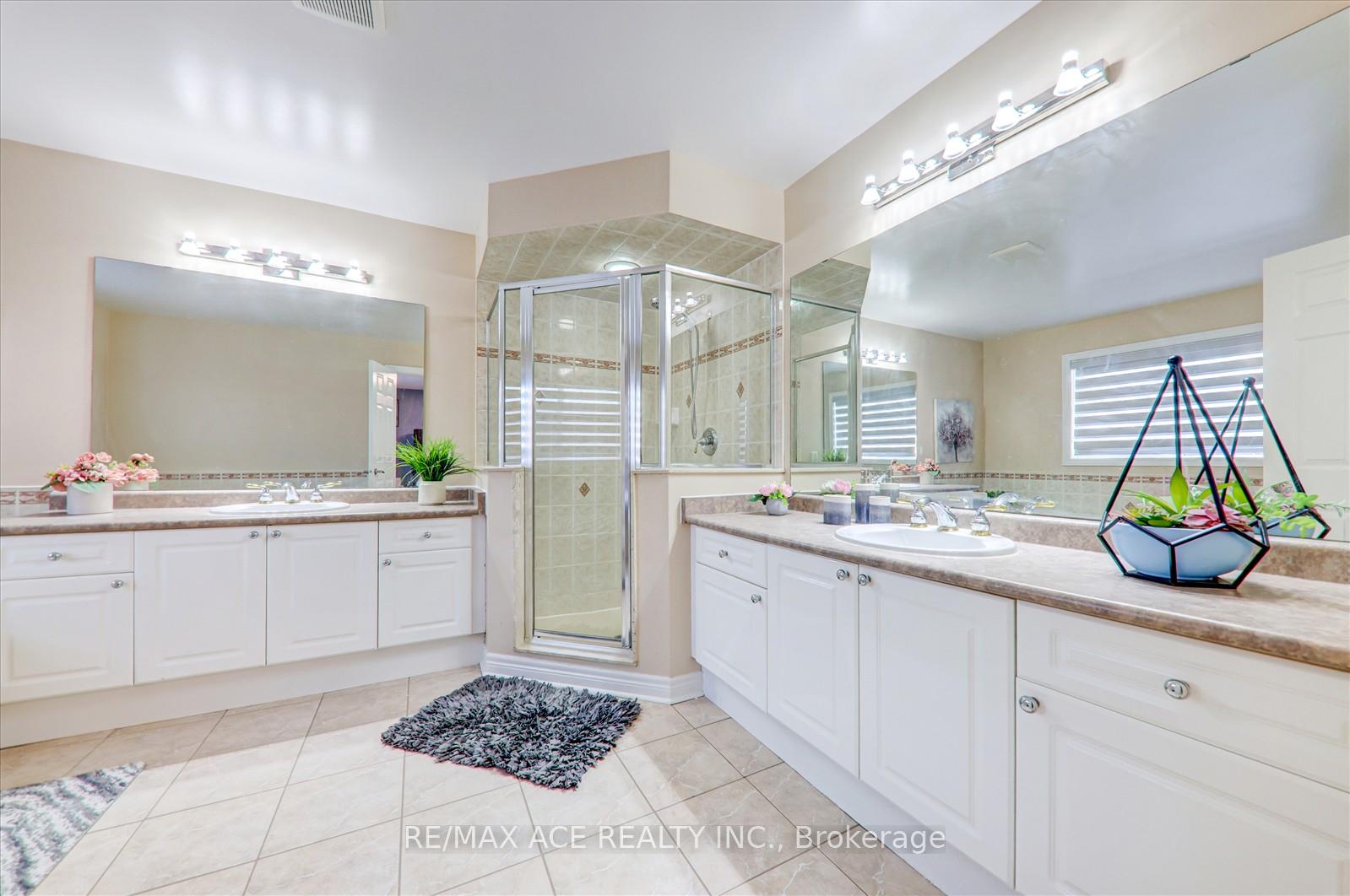 Photo 16 of 62 Saffron Crescent, Brampton, Bramalea North Industrial — HOMEH