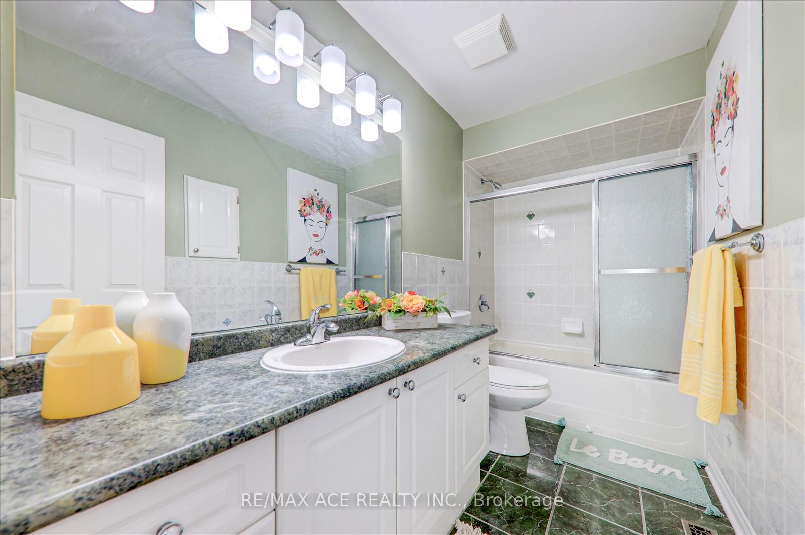 Photo 27 of 62 Saffron Crescent, Brampton, Bramalea North Industrial — HOMEH