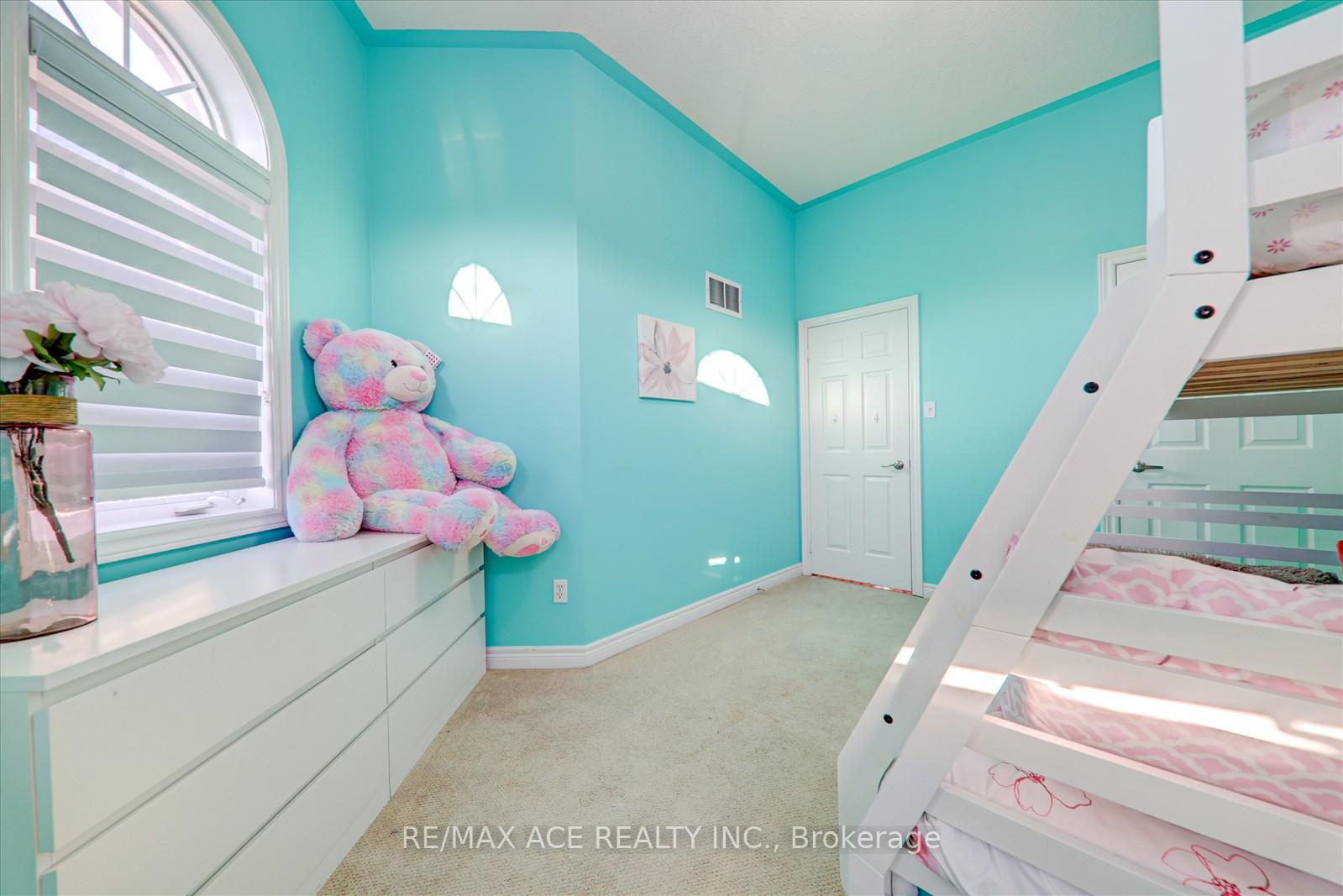 Photo 17 of 62 Saffron Crescent, Brampton, Bramalea North Industrial — HOMEH