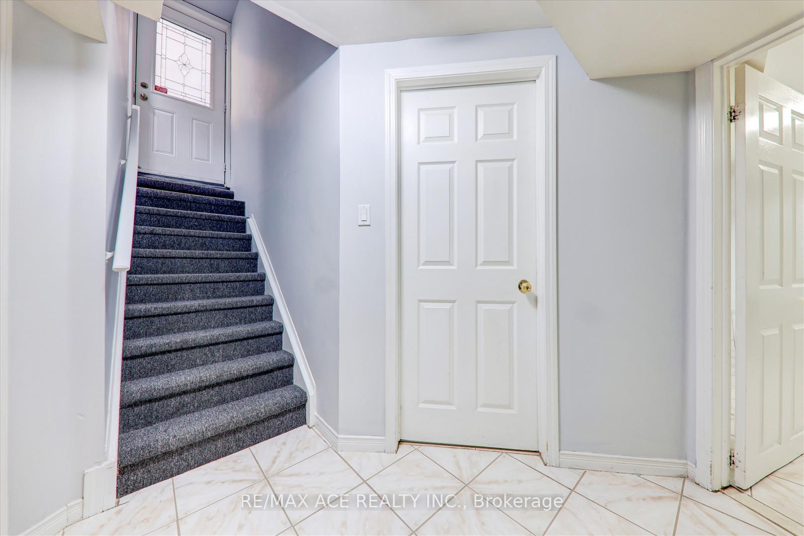 Photo 19 of 62 Saffron Crescent, Brampton, Bramalea North Industrial — HOMEH