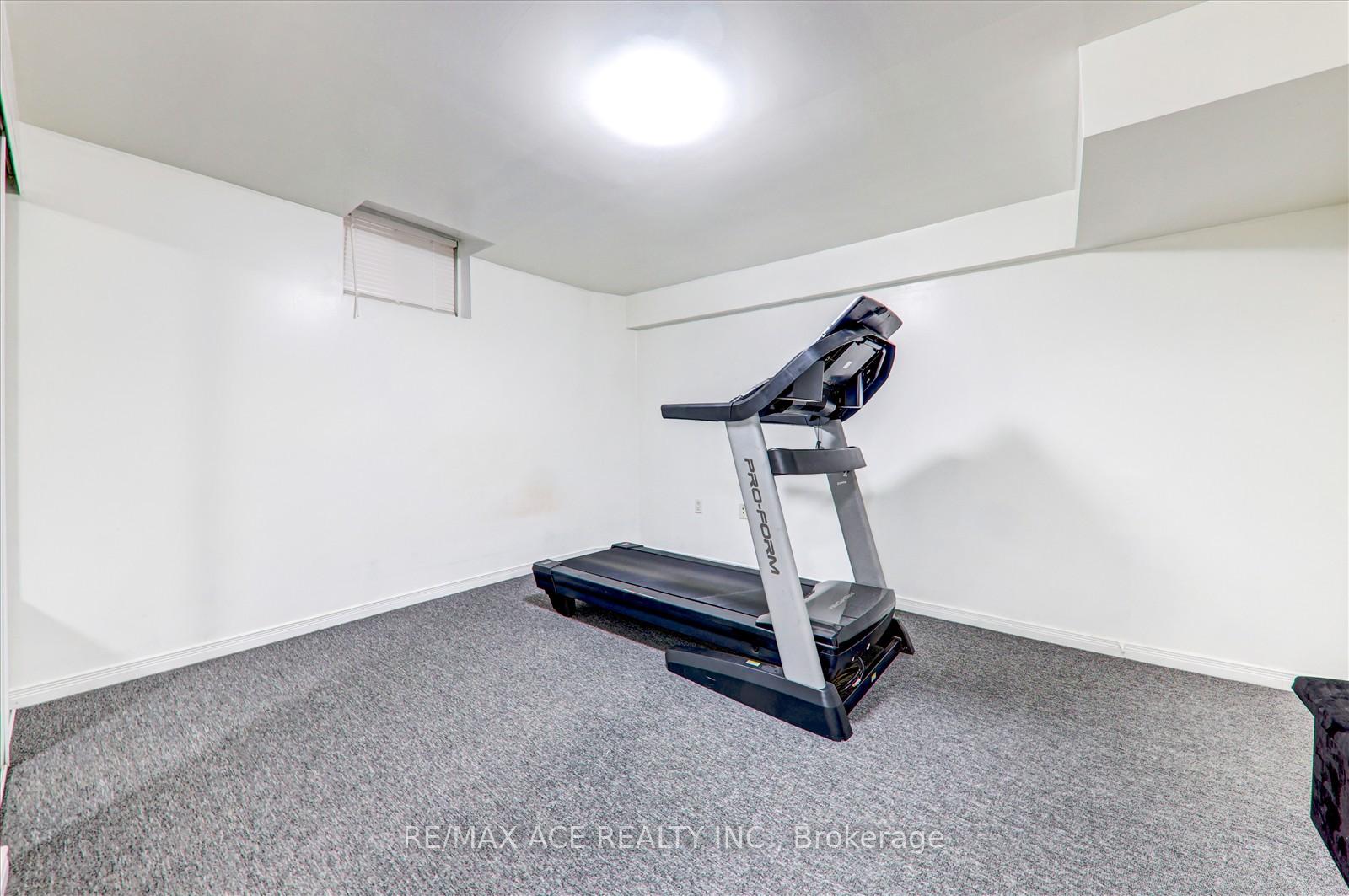Photo 33 of 62 Saffron Crescent, Brampton, Bramalea North Industrial — HOMEH