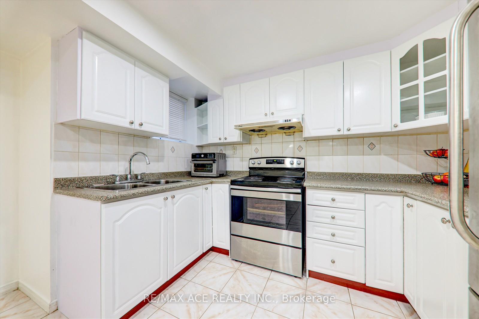 Photo 20 of 62 Saffron Crescent, Brampton, Bramalea North Industrial — HOMEH