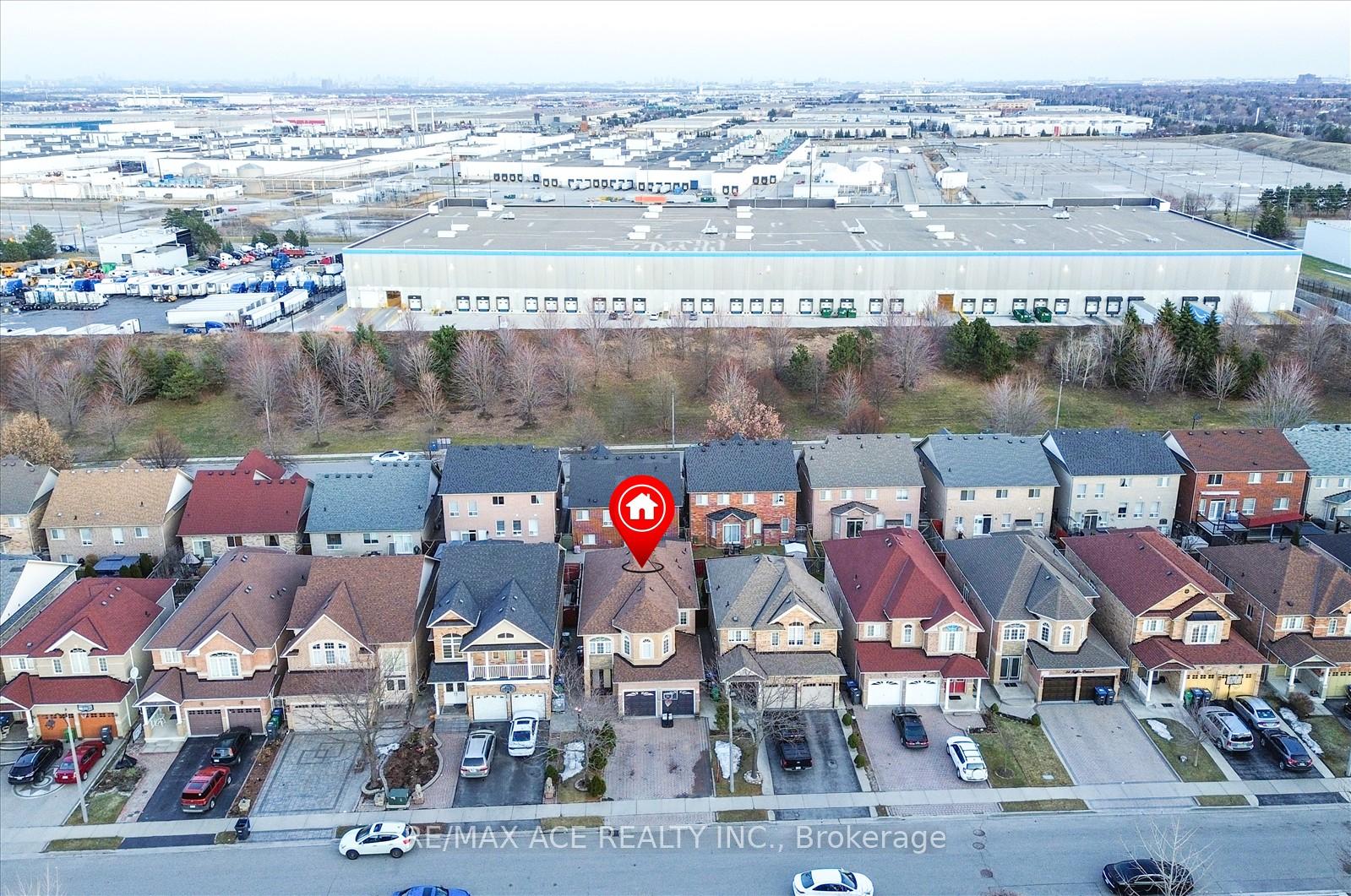 Photo 39 of 62 Saffron Crescent, Brampton, Bramalea North Industrial — HOMEH