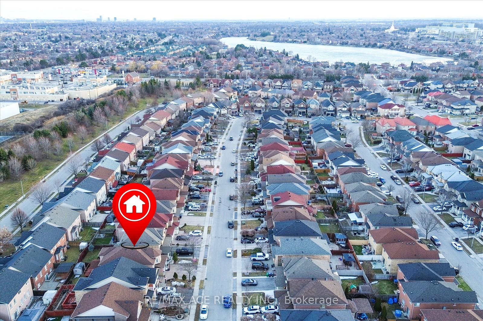 Photo 41 of 62 Saffron Crescent, Brampton, Bramalea North Industrial — HOMEH