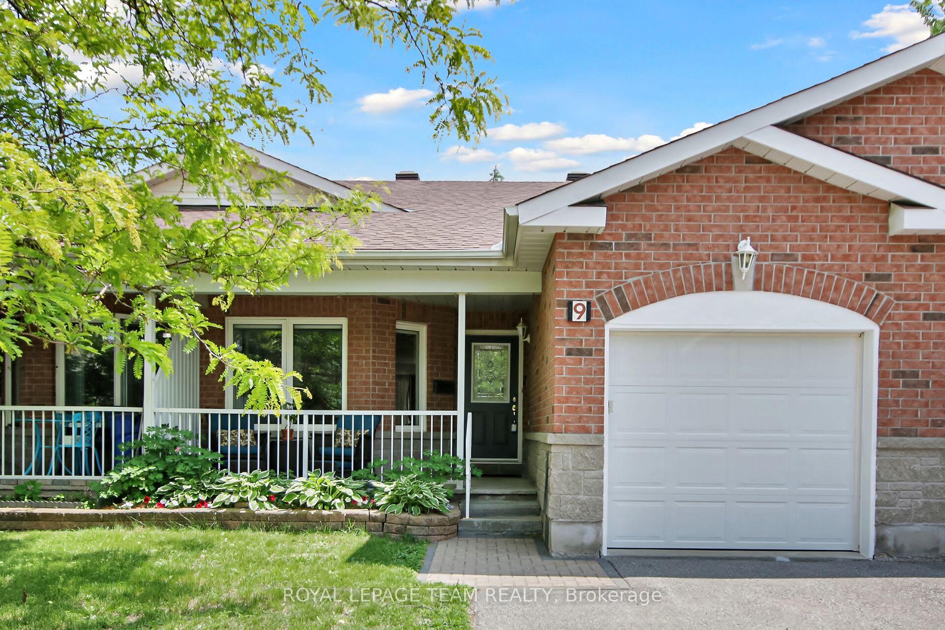 Front of 9 Weaver Crescent