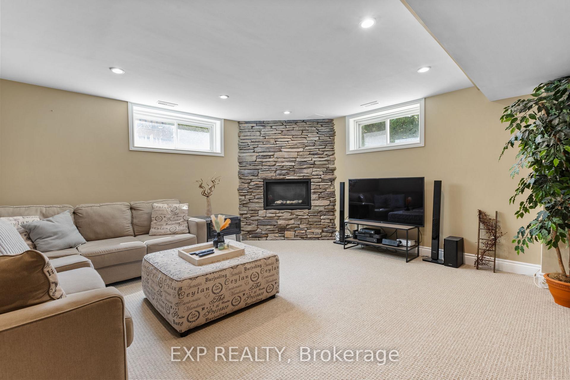 Photo 25 of 8325 Albert Bouwers Circle, Ottawa, Osgoode Twp North of Reg Rd 6 — HOMEH