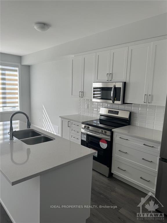 Photo 5 of 721 Lurgan Way, Ottawa, Barrhaven - Half Moon Bay — HOMEH