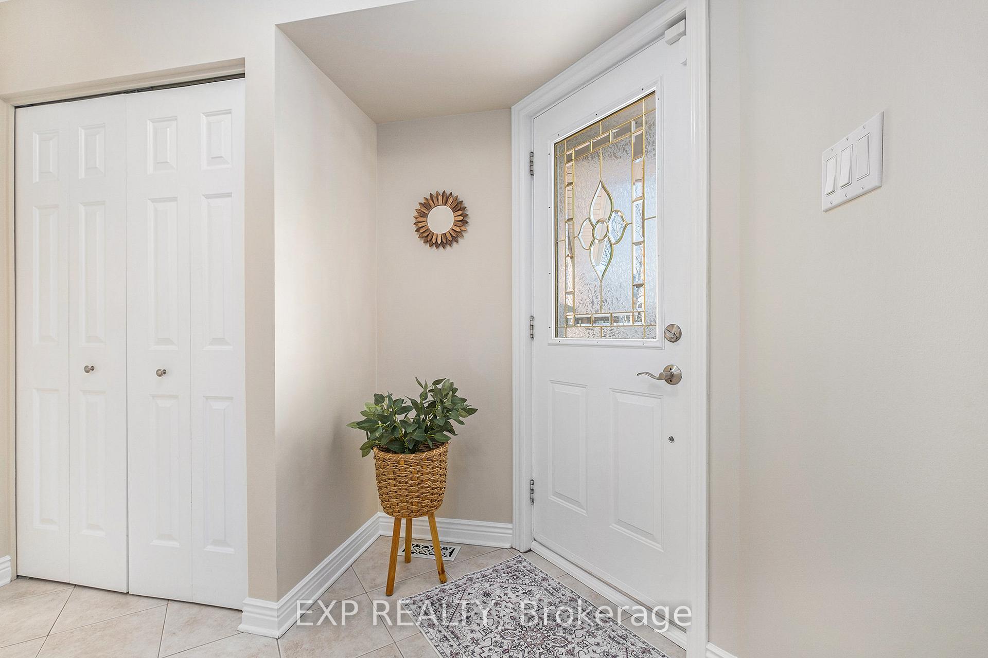 Photo 3 of 13 Pepperrall Crescent, Ottawa, Barrhaven - Heritage Park — HOMEH