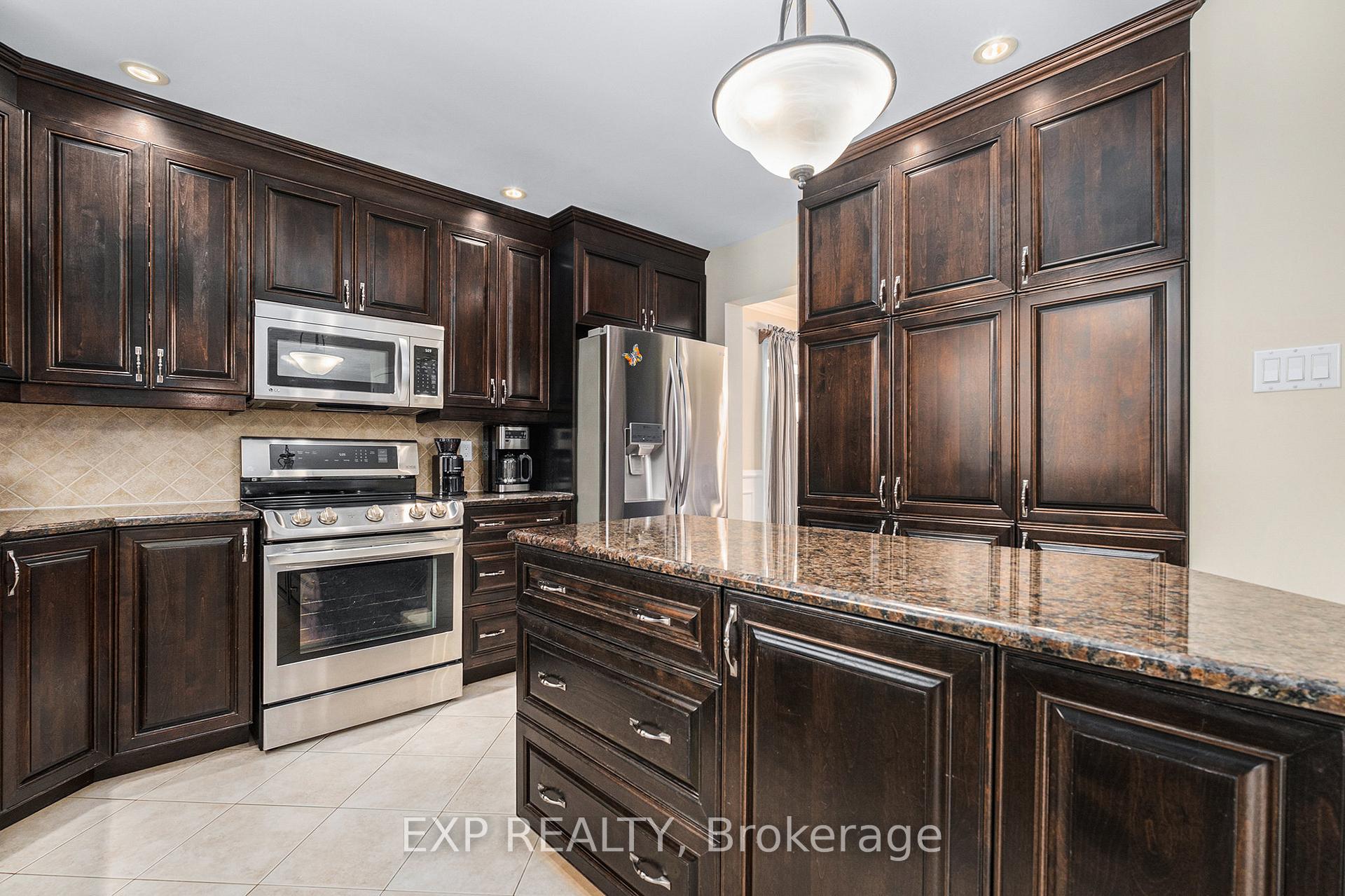 Photo 11 of 13 Pepperrall Crescent, Ottawa, Barrhaven - Heritage Park — HOMEH