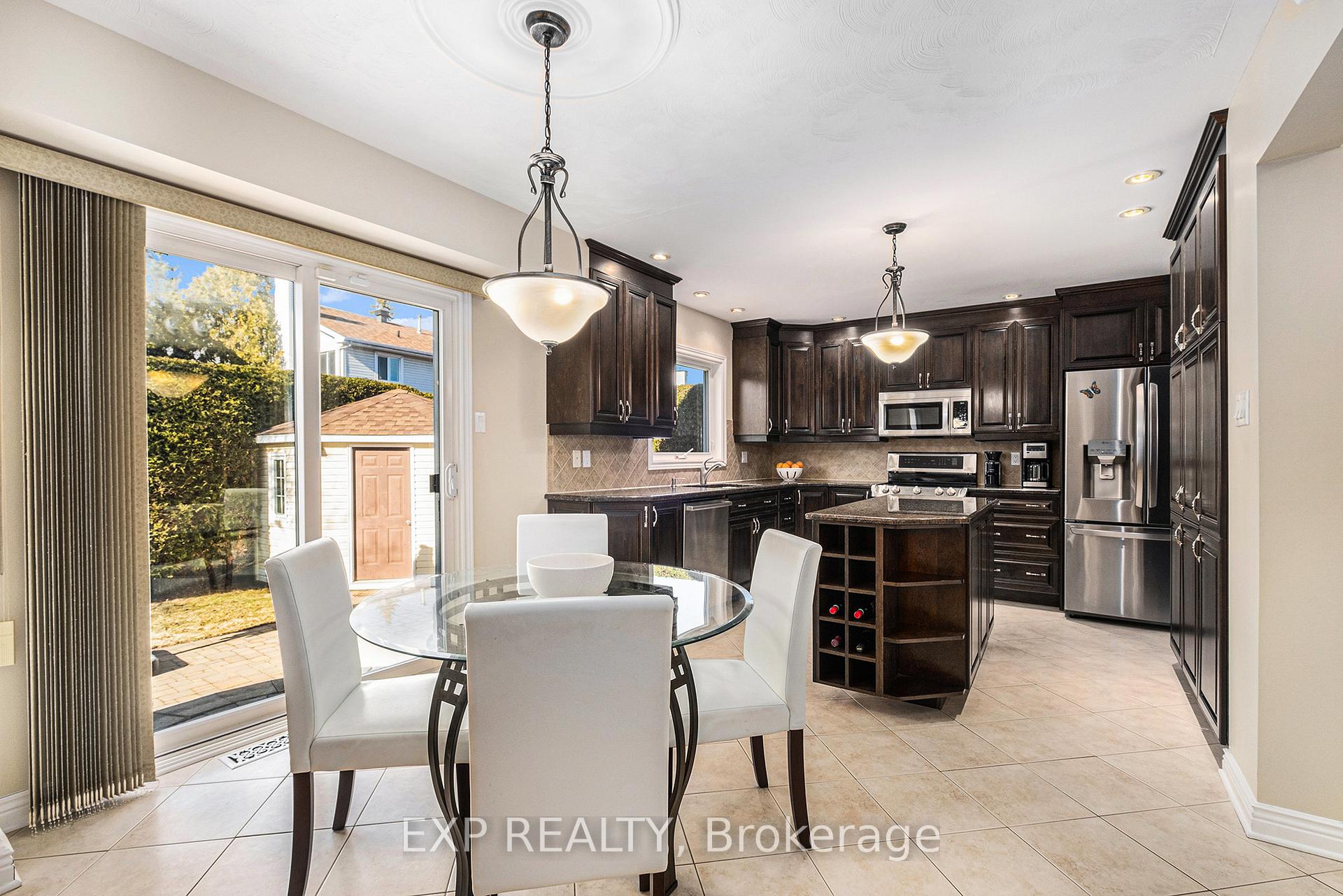 Photo 12 of 13 Pepperrall Crescent, Ottawa, Barrhaven - Heritage Park — HOMEH