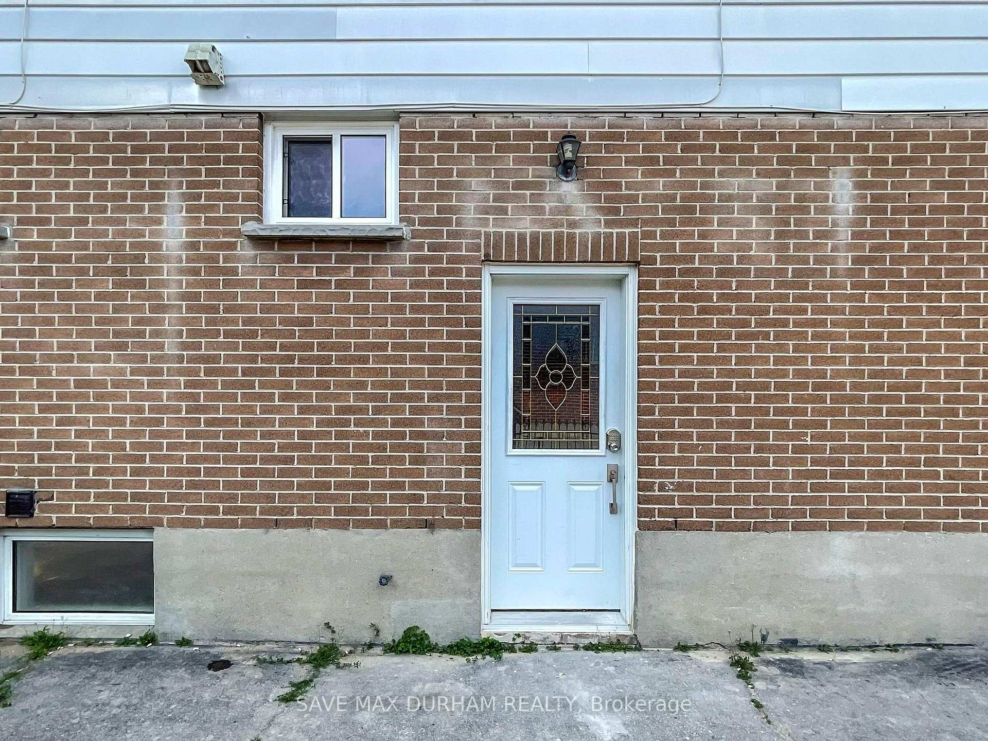 Photo 11 of 55 Wayne Avenue, Oshawa, Centennial — HOMEH
