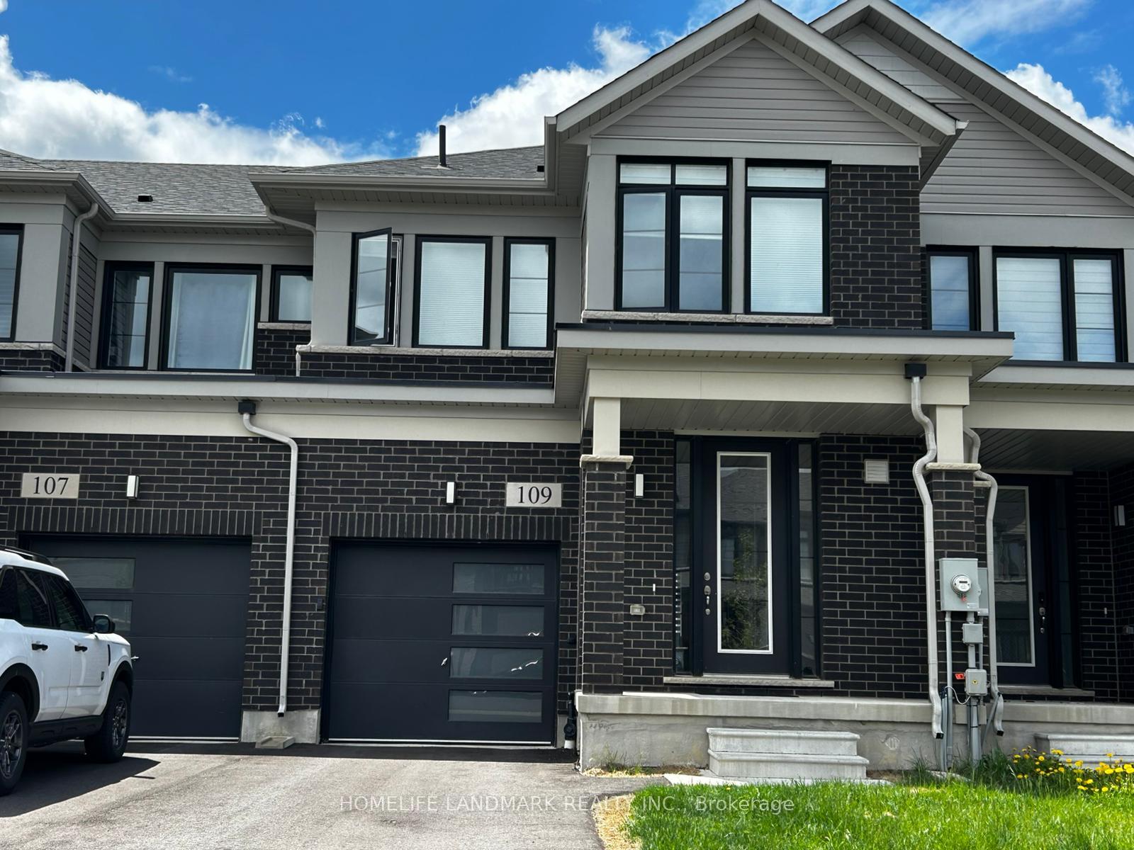 Photo 1 of 109 Yale Drive, Hamilton, Mount Hope — HOMEH