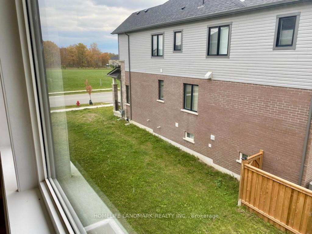 Photo 13 of 109 Yale Drive, Hamilton, Mount Hope — HOMEH