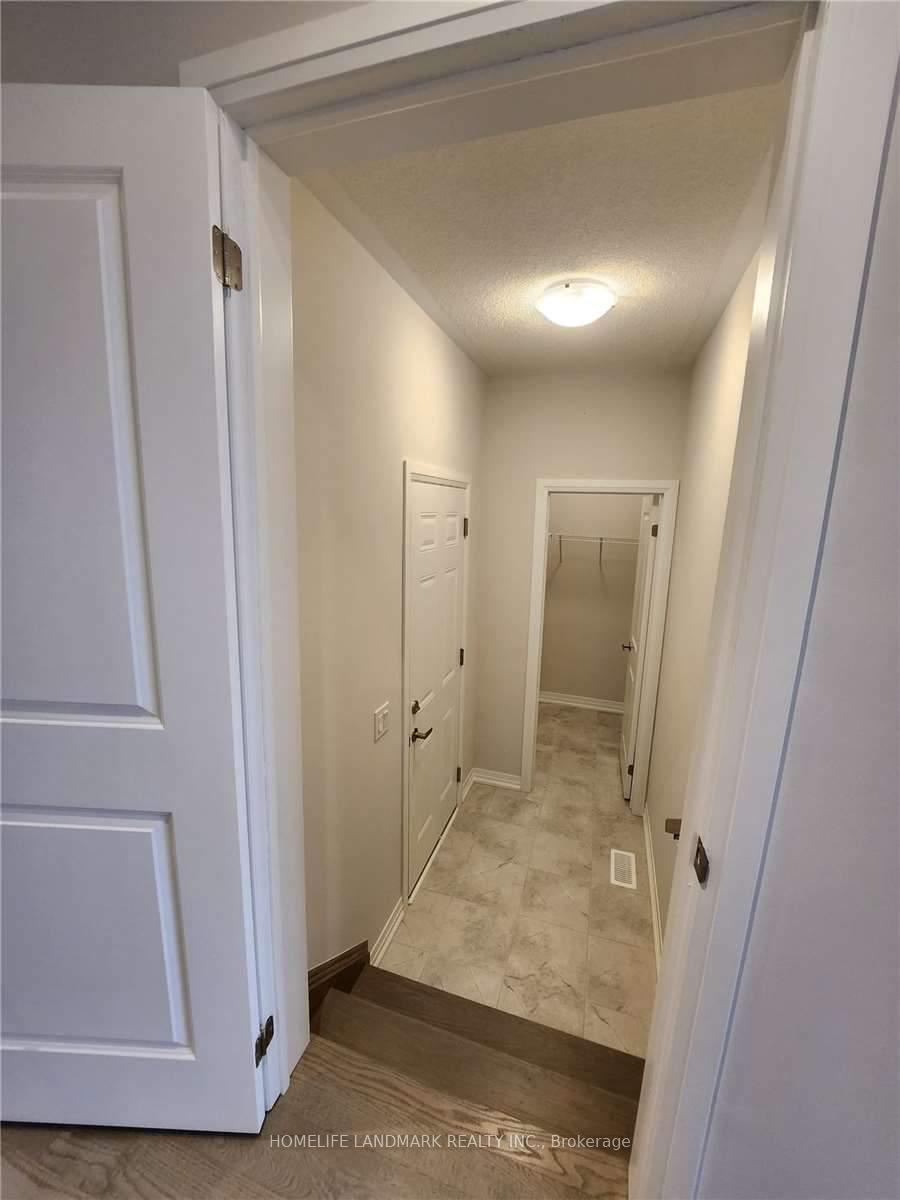 Photo 18 of 109 Yale Drive, Hamilton, Mount Hope — HOMEH