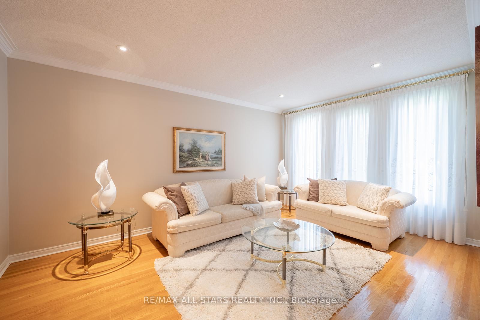 Photo 8 of 33 Dundee Crescent, Markham, Village Green-South Unionville — HOMEH