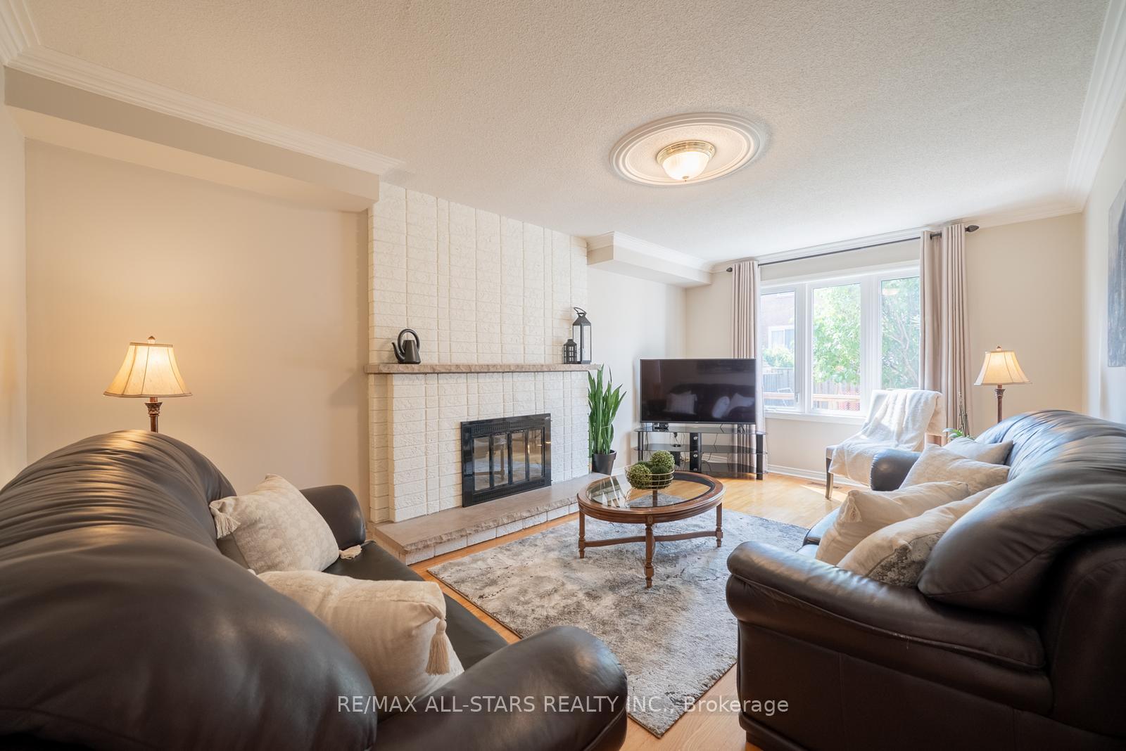 Photo 7 of 33 Dundee Crescent, Markham, Village Green-South Unionville — HOMEH