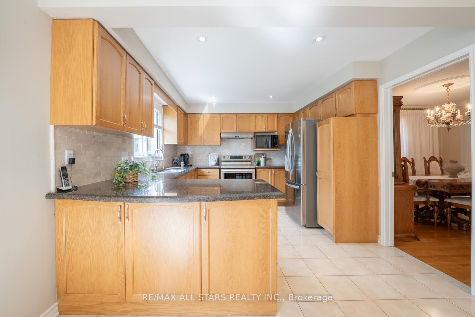 Photo 20 of 33 Dundee Crescent, Markham, Village Green-South Unionville — HOMEH
