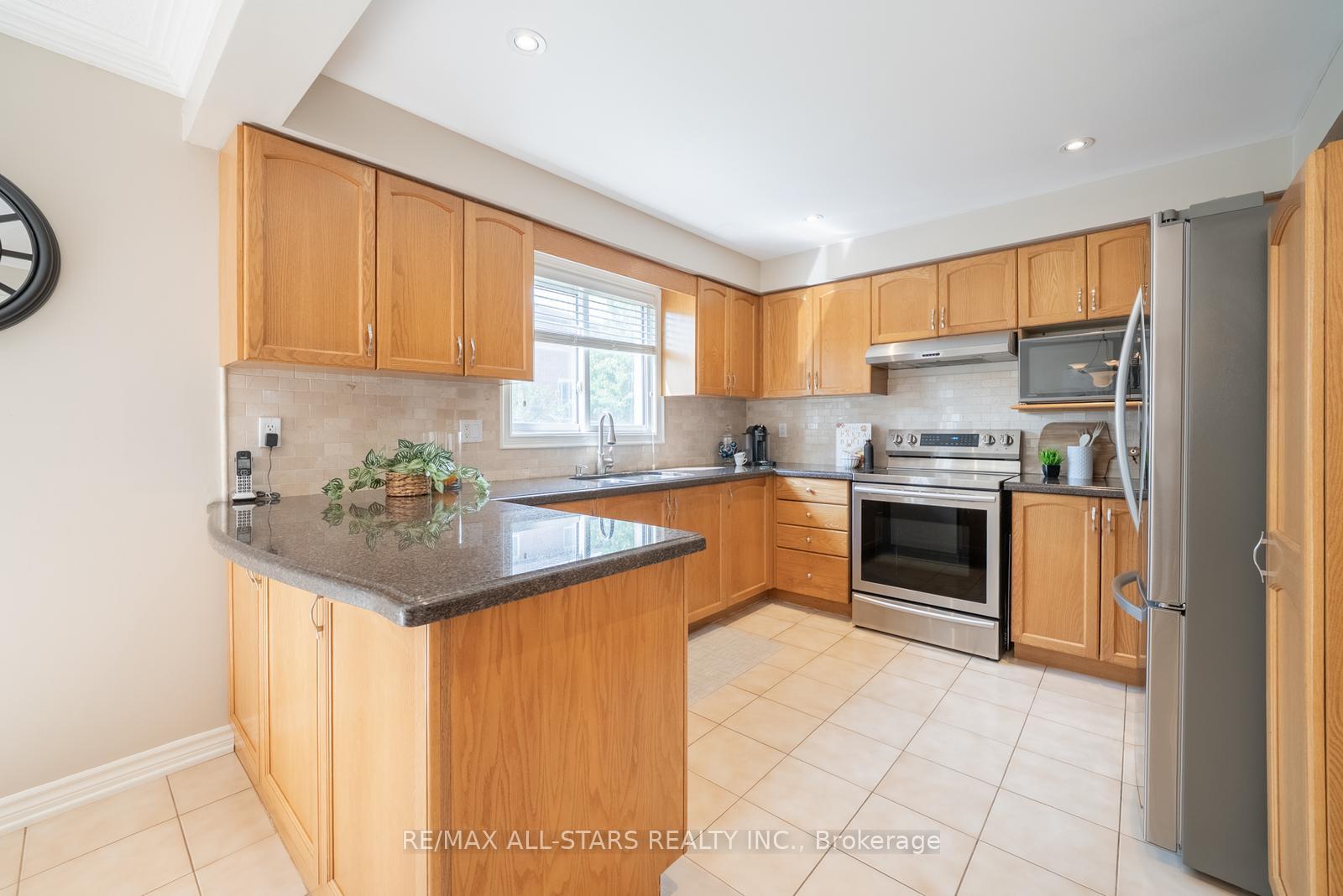 Photo 19 of 33 Dundee Crescent, Markham, Village Green-South Unionville — HOMEH