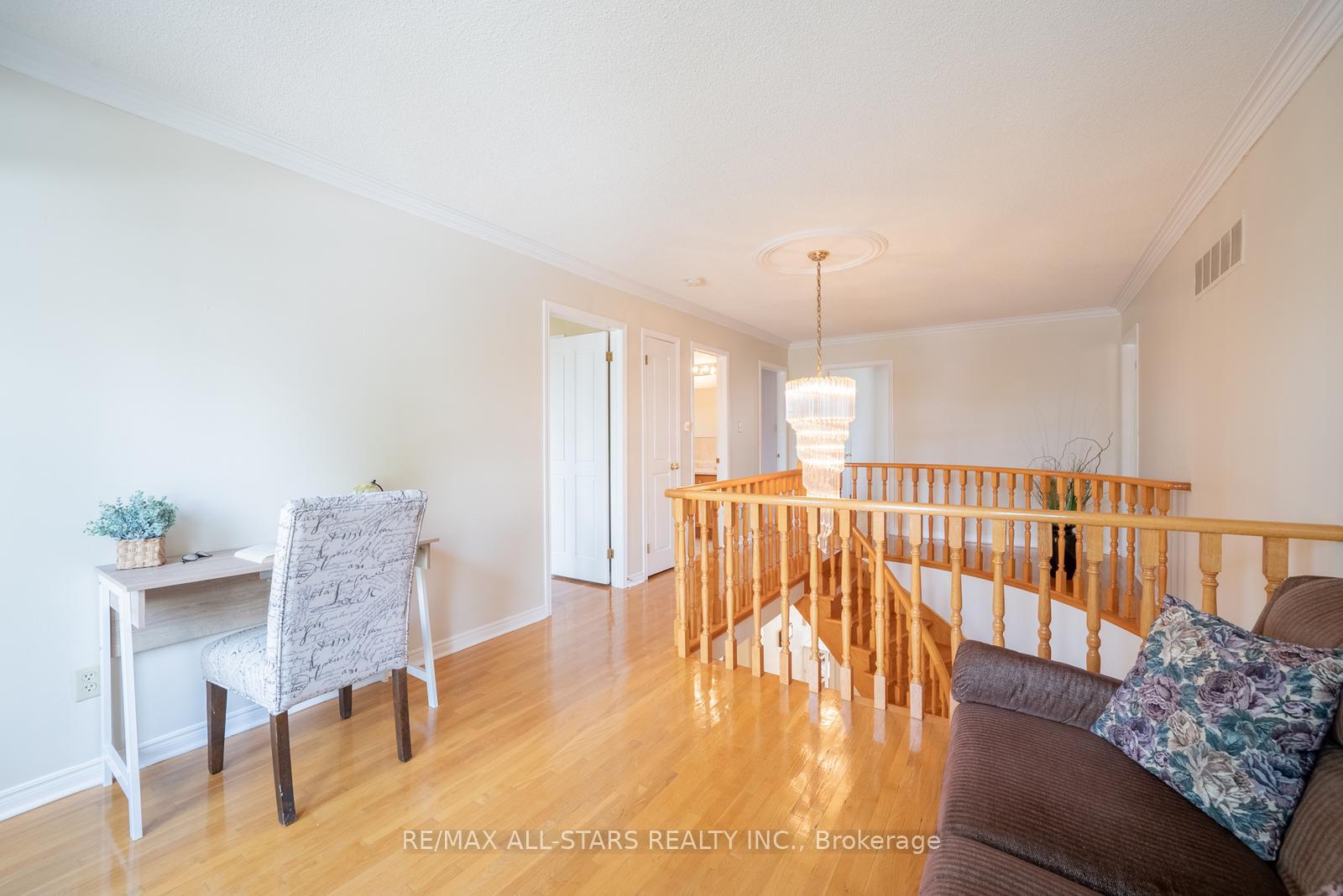 Photo 21 of 33 Dundee Crescent, Markham, Village Green-South Unionville — HOMEH